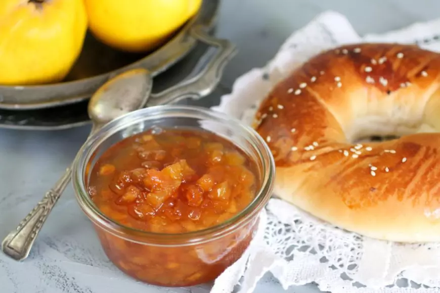 Câtă apă se pune la dulceața de gutui