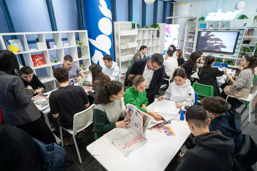 Povestea oamenilor care inspiră noua generație. Cine sunt mentorii din spatele Gen Z și cum fac diferența pentru tinerii din ziua de azi, prin ZBOR, în comunitate