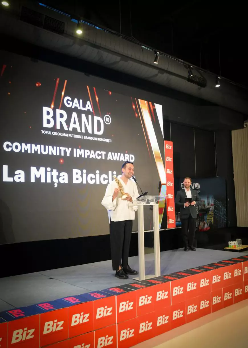 O marcă este cu atât mai puternică din perspectiva românismului cu cât reuşeşte să-şi menţină poziţia în top, indiferent de fluctuaţiile socio-economice specifice ultimilor ani.