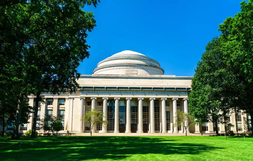 Top 10 cele mai bune universități din România potrivit clasamentului QS World University Rankings 2026