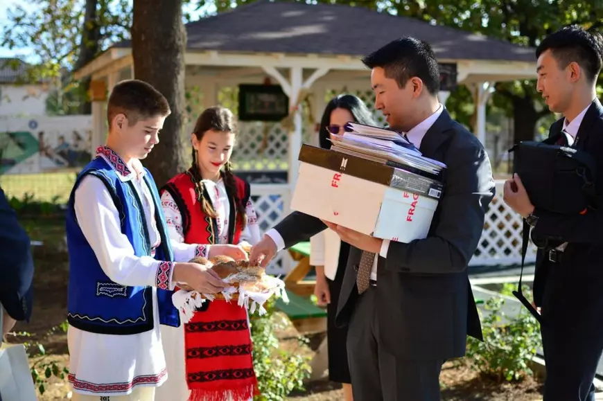 Povestea Marianei Stan, Directoarea Anului 2025, cea care a început reabilitarea școlii din Dor Mărunt cu doar un cal și-o căruță