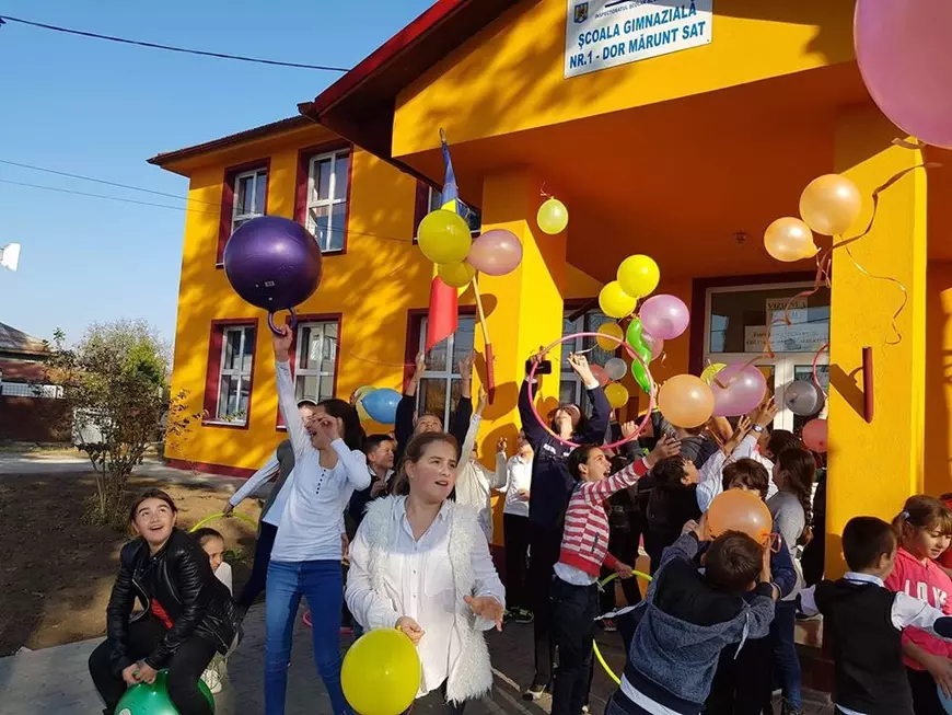 Povestea Marianei Stan, Directoarea Anului 2025, cea care a început reabilitarea școlii din Dor Mărunt cu doar un cal și-o căruță