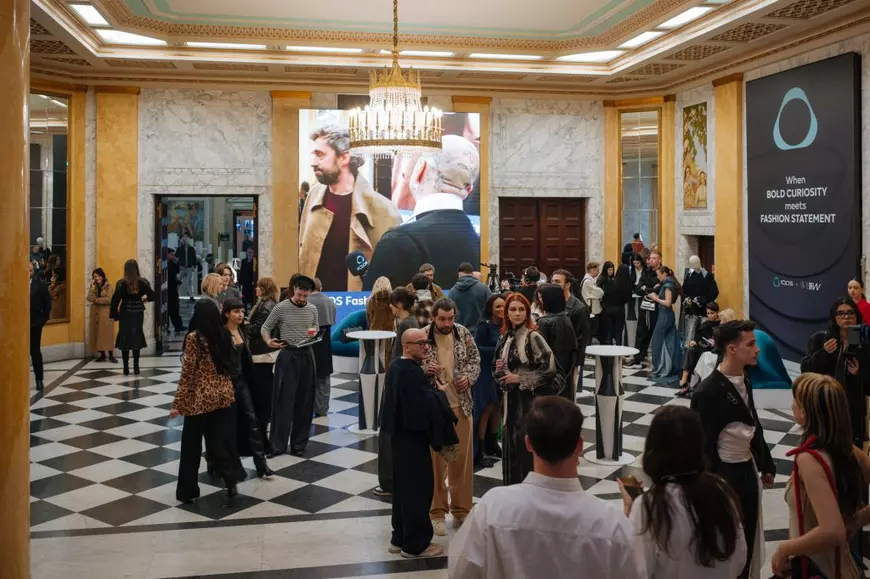 IQOS rescrie conversația în modă. O nouă creație IQOS x ALMAZ, la Bucharest Fashion Week