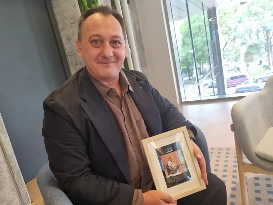 Cum au ajuns elevii unui liceu din România să învețe online, alături de cei din China. Director: „Copiii au aflat de la colegii lor chinezi cum să repare o mașină electrică”