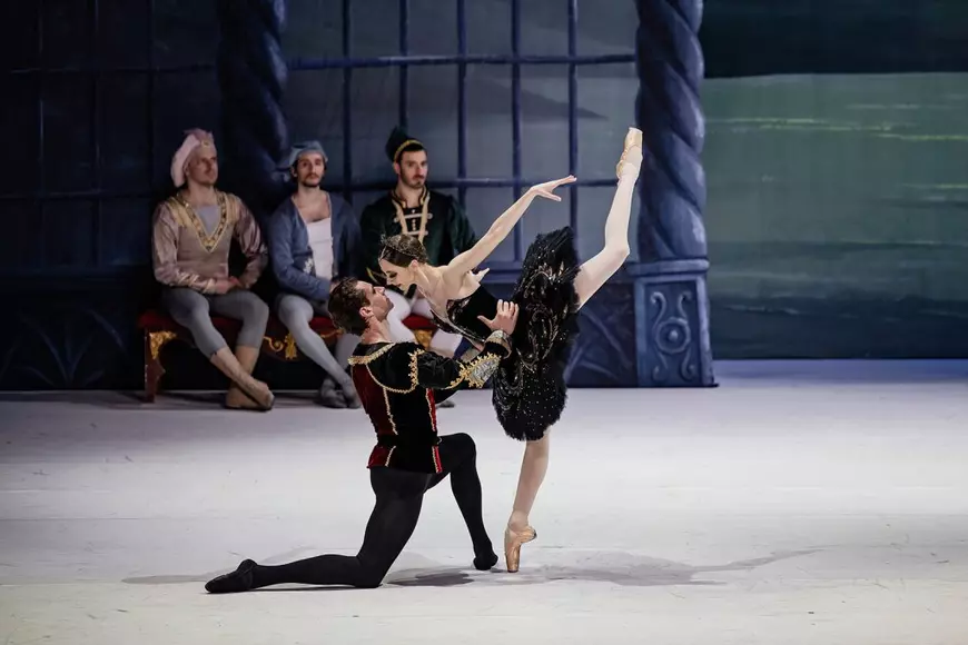 „LACUL LEBEDELOR,” simbol al baletului romantic, pe 2 februarie 2026 la Sala Palatului cu Ukrainian Classical Ballet