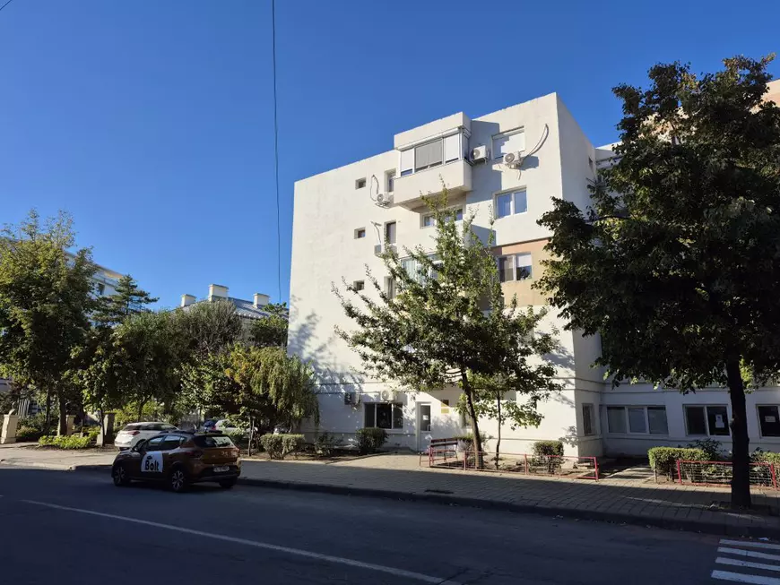Blocul unde se află apartamentul firmei Condor SRL. Foto: Adrian Anton