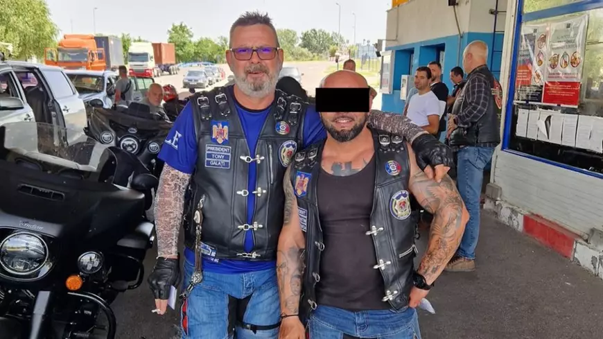 Marius Antonel Dobrea (stânga), în altă ipostază, cea de rocker