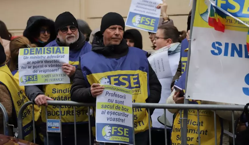 Profesorii au protestat în fața Ministerului Educației miercuri, 19 noiembrie 2025