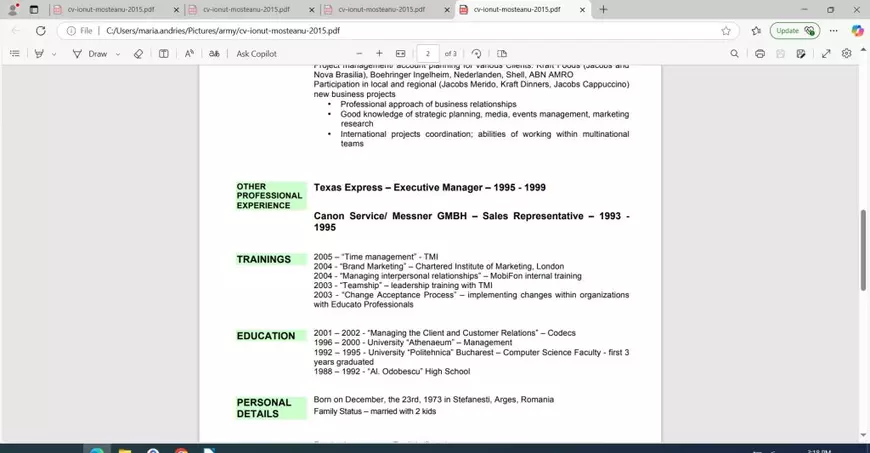 Cum a l&#259;sat ministrul ap&#259;r&#259;rii &bdquo;robo&#539;ii industriali&rdquo; pentru a conduce un club de biliard: &bdquo;M-am apucat de munc&#259; s&#259; m&#259; &icirc;ntre&#539;in&rdquo;. Ionu&#539; Mo&#537;teanu a urmat un master, dar nu l-a finalizat