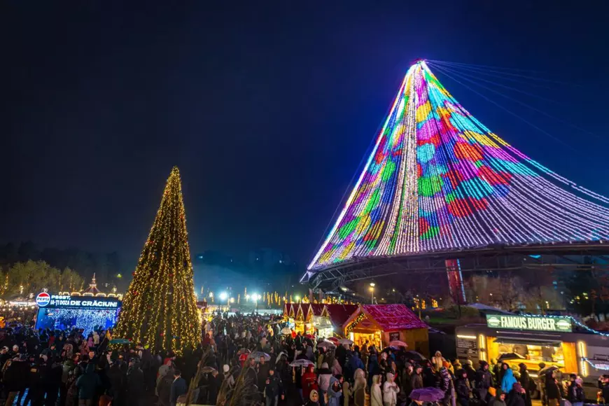 Cât costă trei mici cu cartofi la Târgul de Crăciun București 2025, Drumul Taberei. Avem prețurile pentru sarmale, cârnați și tochitură