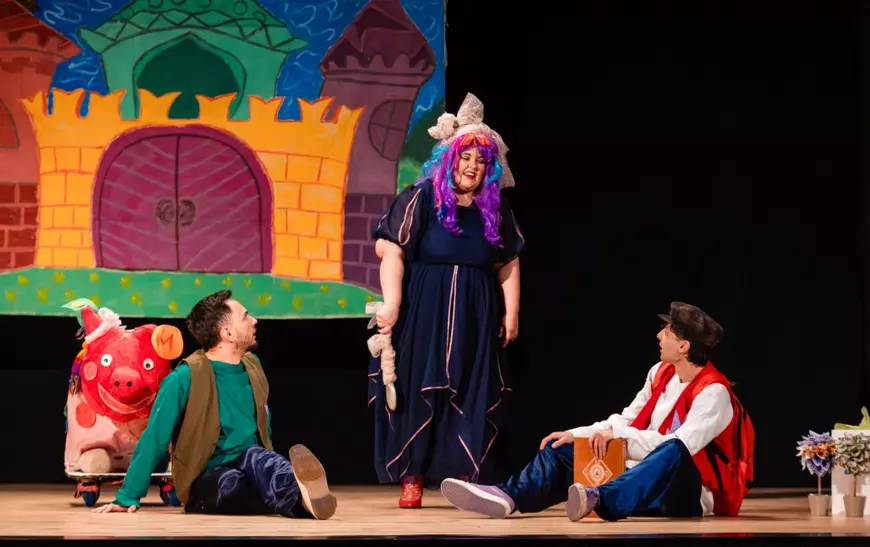 În prag de sărbători, ArtFinEdu aduce educația financiară mai aproape de familiile monoparentale prin teatru și activități creative
