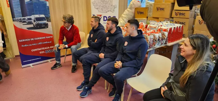 „Magia Sărbătorilor 2025”: Fotbaliștii de la CFR Cluj au fost Moș Crăciun pentru copiii defavorizați