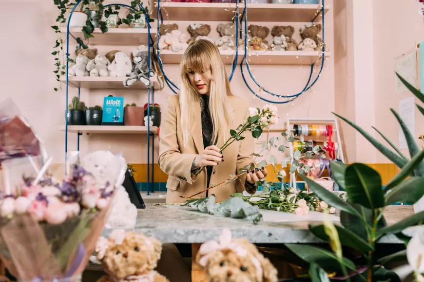 Wolt aduce primăvara la ușă: reduceri de până la 20% pentru 1 și 8 Martie