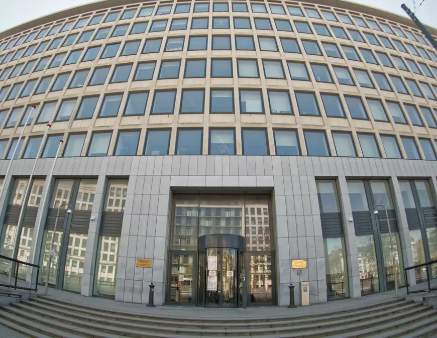 Cladirea Montesquieu în care va avea loc procesul