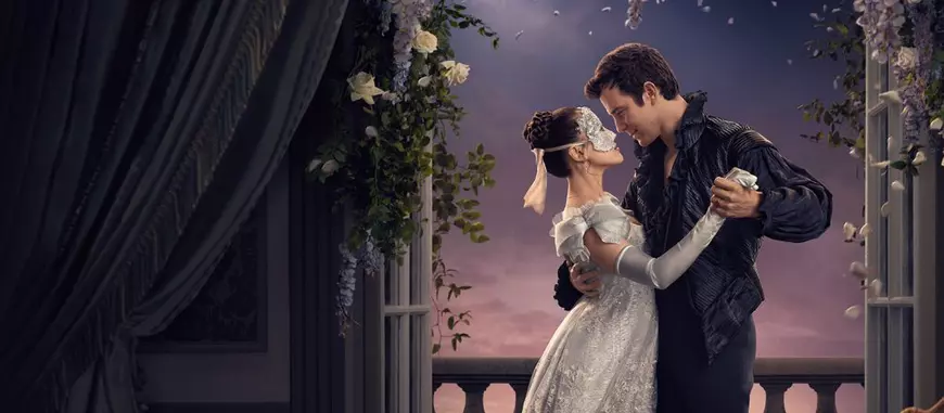 Benedict Bridgerton și Sophie Baek sunt cei care ne țin cu sufletul la gură în ultima serie Bridgerton.