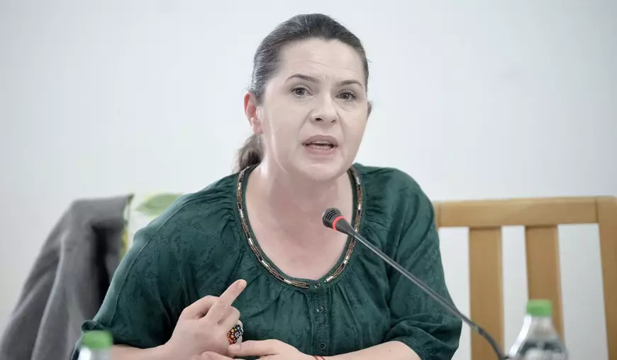 Va fi dificil pentru actualul președinte al SRTV, Adriana Săftoiu, să gestioneze onorabil aceste stații. Foto: Hepta