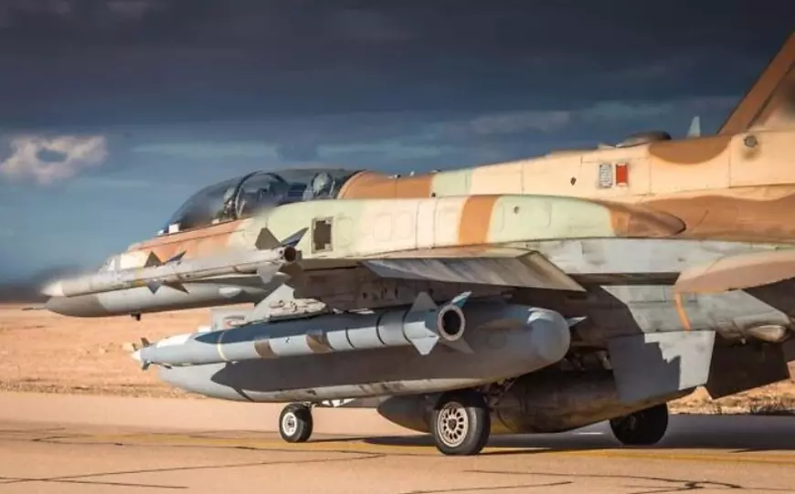 Avion de vanatoare israelian pregatit de atac impotriva Iranului