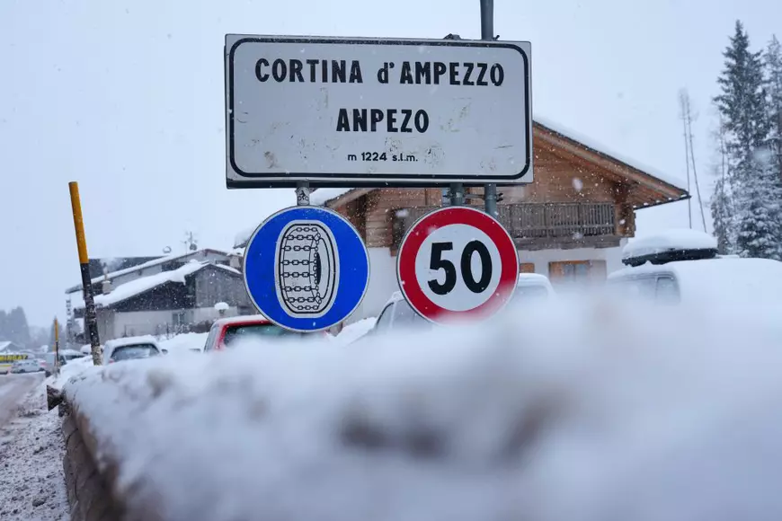 Ninsorile abundente de la Cortina au dus la anularea antrenamentelor de la schi: „Încă 25 de centimetri de zăpadă, 40 de centimetri pe pârtie. Deszăpezim cu militari!”
