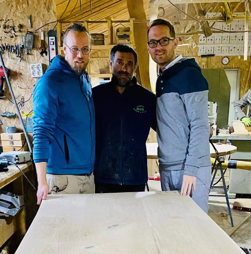 Andreas Samuelsson (stânga) și Dominic Fritz (dreapta)