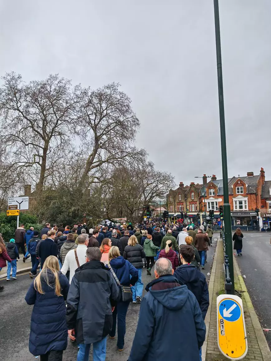Ce primești la Londra pentru 740 de euro, în afară de locuri în tribună la meciul istoric de rugby Anglia- Irlanda