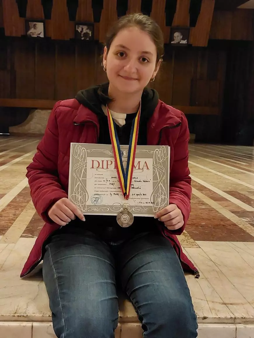 Mălina Carla Pavel, eleva de clasa a IX-a care s-a calificat la Olimpiada Europeană de Matematică pentru fete: „Sunt și zile în care lucrez 10-12 ore”