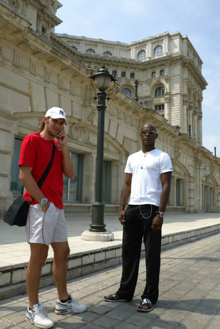 Viața unui francez la București, la mijlocul anilor 2000: „Am ieșit cu TAB-ul de pe stadion. În oraș, arătam legitimația și toți polițiștii ne făceau pârtie”