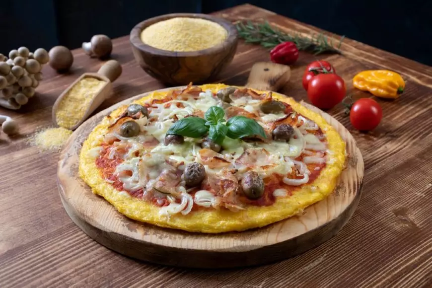 Cum să faci pizza cu blat de mămăligă - reţete