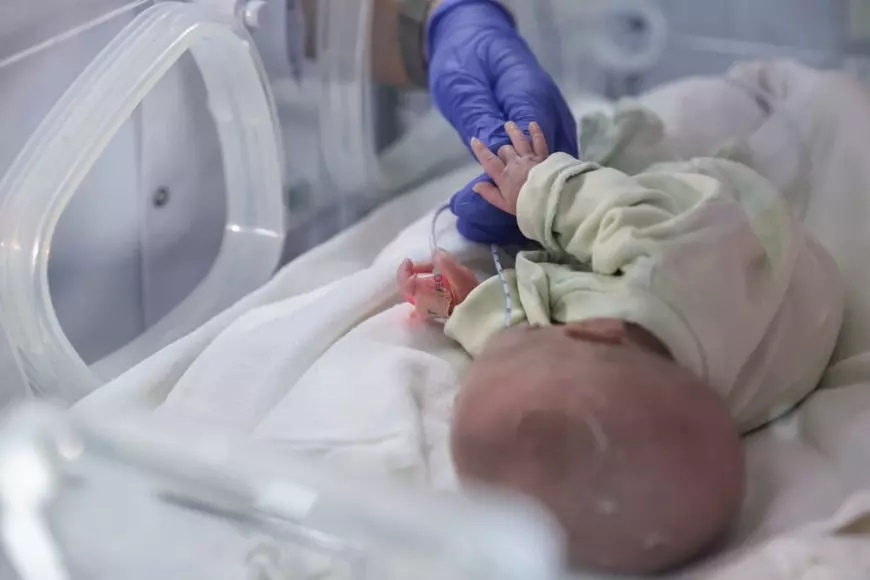 Mărturia unui medic: ,,100 de zile dintr-un an nu am putut primi copii pentru că nu aveam locuri”. Cum poate salva tehnologia un prematur