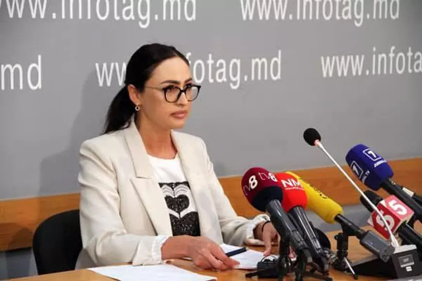 Spionul Alexandru Bălan a căutat sprijin politic în Republica Moldova, din arestul Poliției Române. Bilet în limba rusă ascuns într-o carte: „Prin Renato Usatîi există posibilitatea de rezolvare a problemelor mele”