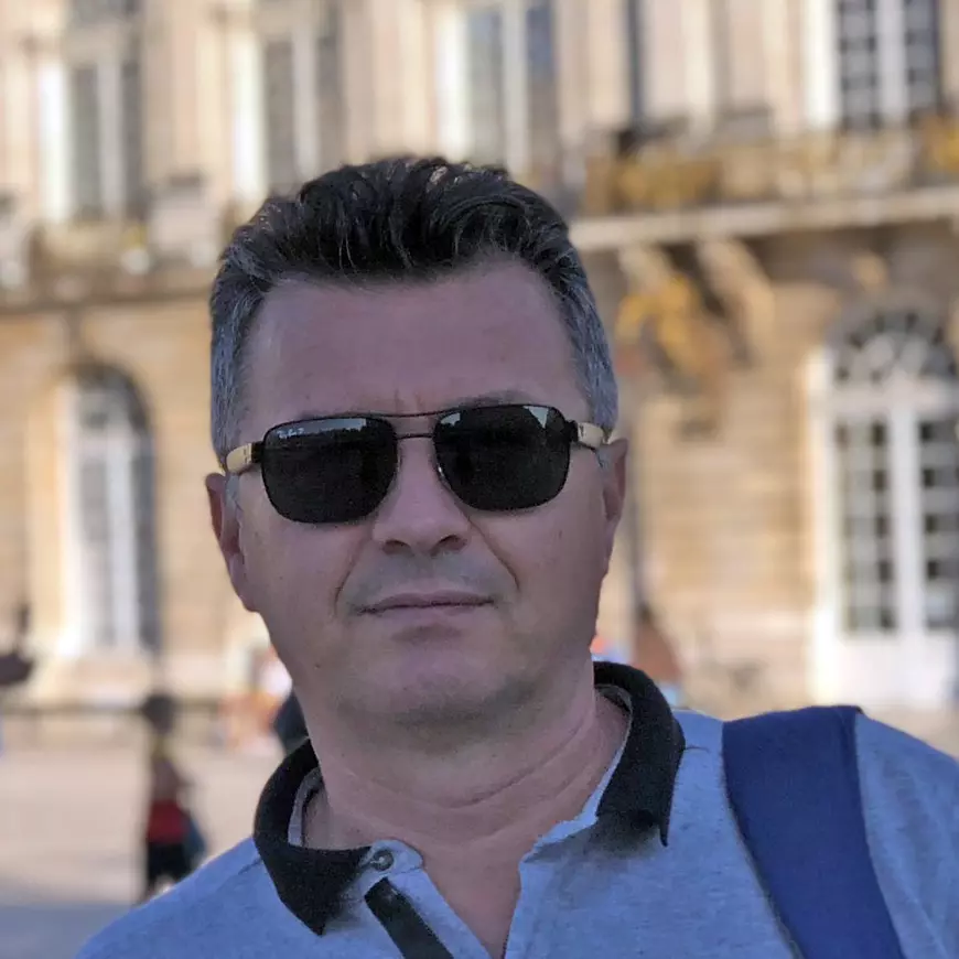 Consultanță educațională în România: două companii care sprijină accesul la studii în străinătate și integrarea pe piața muncii