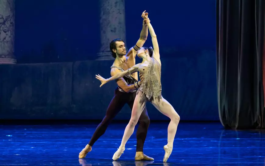 „STARS GALA” aduce balerini de la Teatrul Mariinsky, Dutch National Theater şi Opera Naţională în turneu la Bucureşti, Iaşi, Timişoara şi Galaţi între 20 Aprilie şi 4 Mai