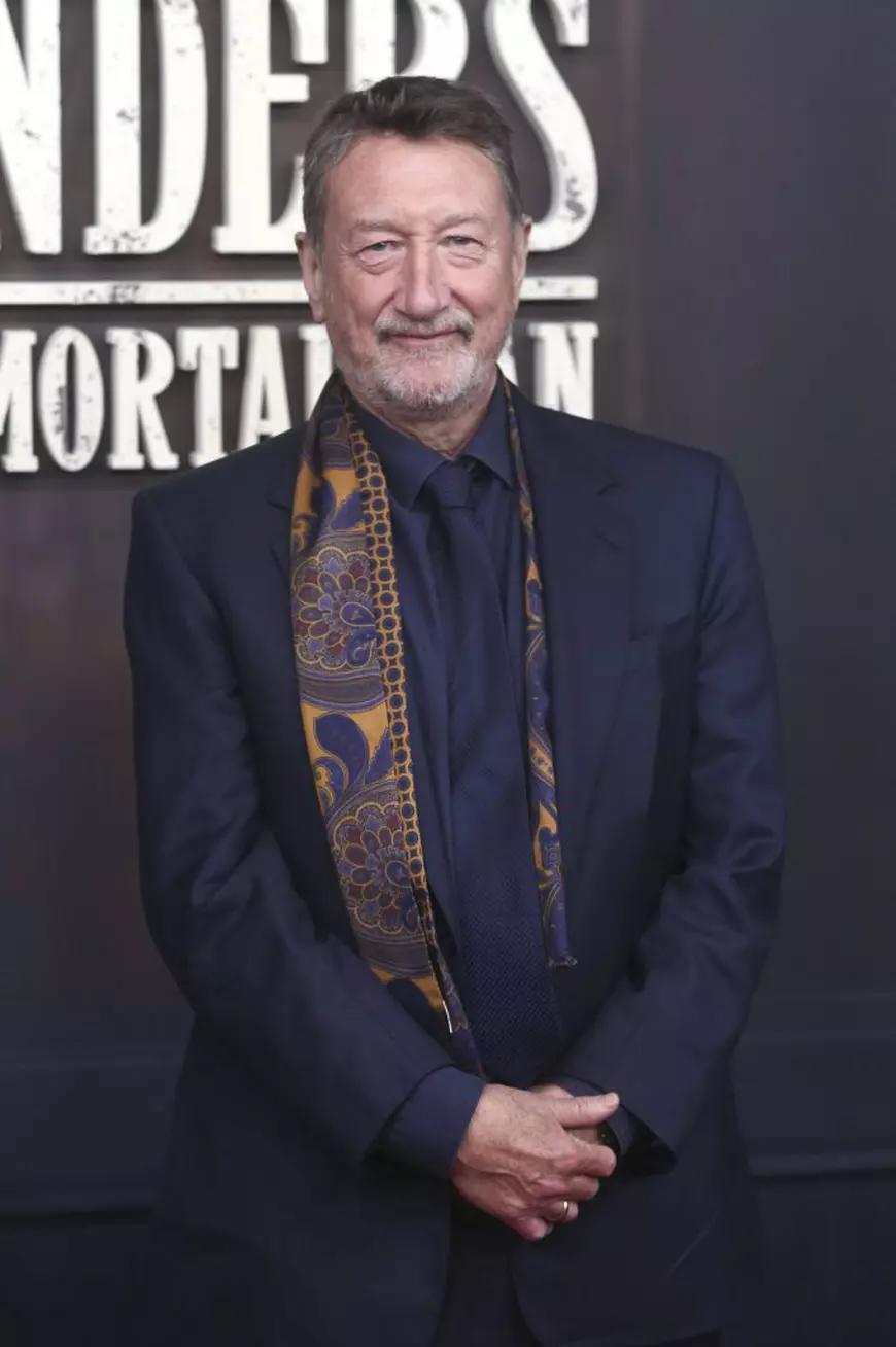 Steven Knight la premiera filmului Netflix Peaky Blinders