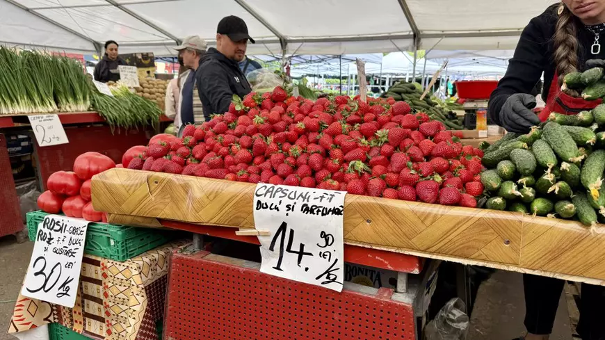 Am fost în piață să vedem cât costă kilogram de căpșuni. Foto: Libertatea