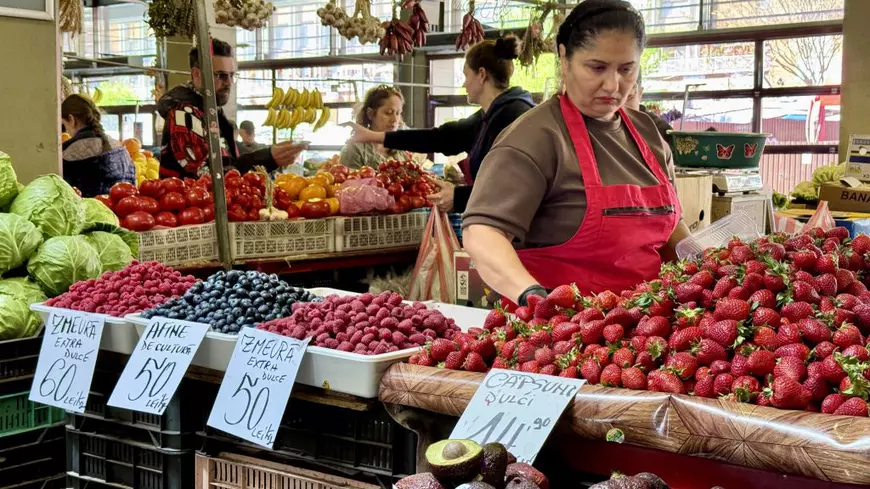 Am fost în piață să vedem cât costă kilogram de căpșuni. Foto: Libertatea