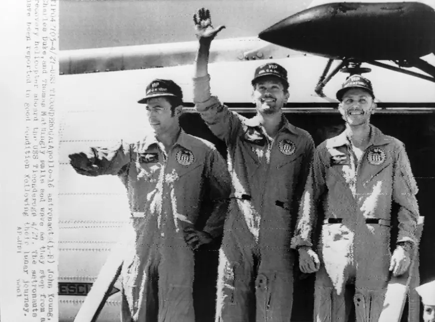 Ce s-a întâmplat cu fotografia de familie lăsată pe Lună acum 54 de ani: „Între 121°C în timpul zilei și -157°C noaptea”