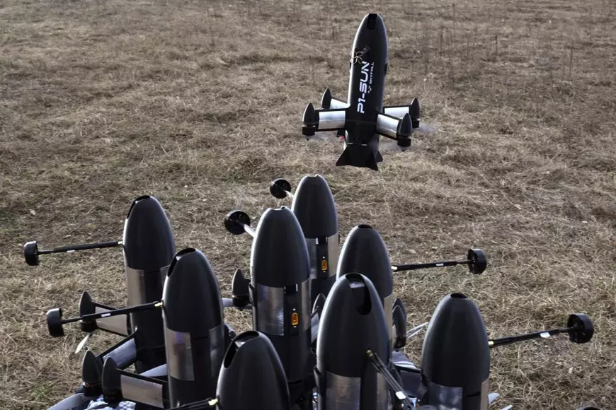 Dronă interceptoare P1-Sun decolând în timpul unui zbor de testare dintr-o locație nedivulgată din Ucraina, pe 19 martie 2026, în mijlocul invaziei rusești a Ucrainei