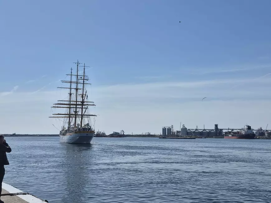 Nava-școală Mircea a plecat într-un marș internațional de cinci luni. Are programate escale în 15 porturi