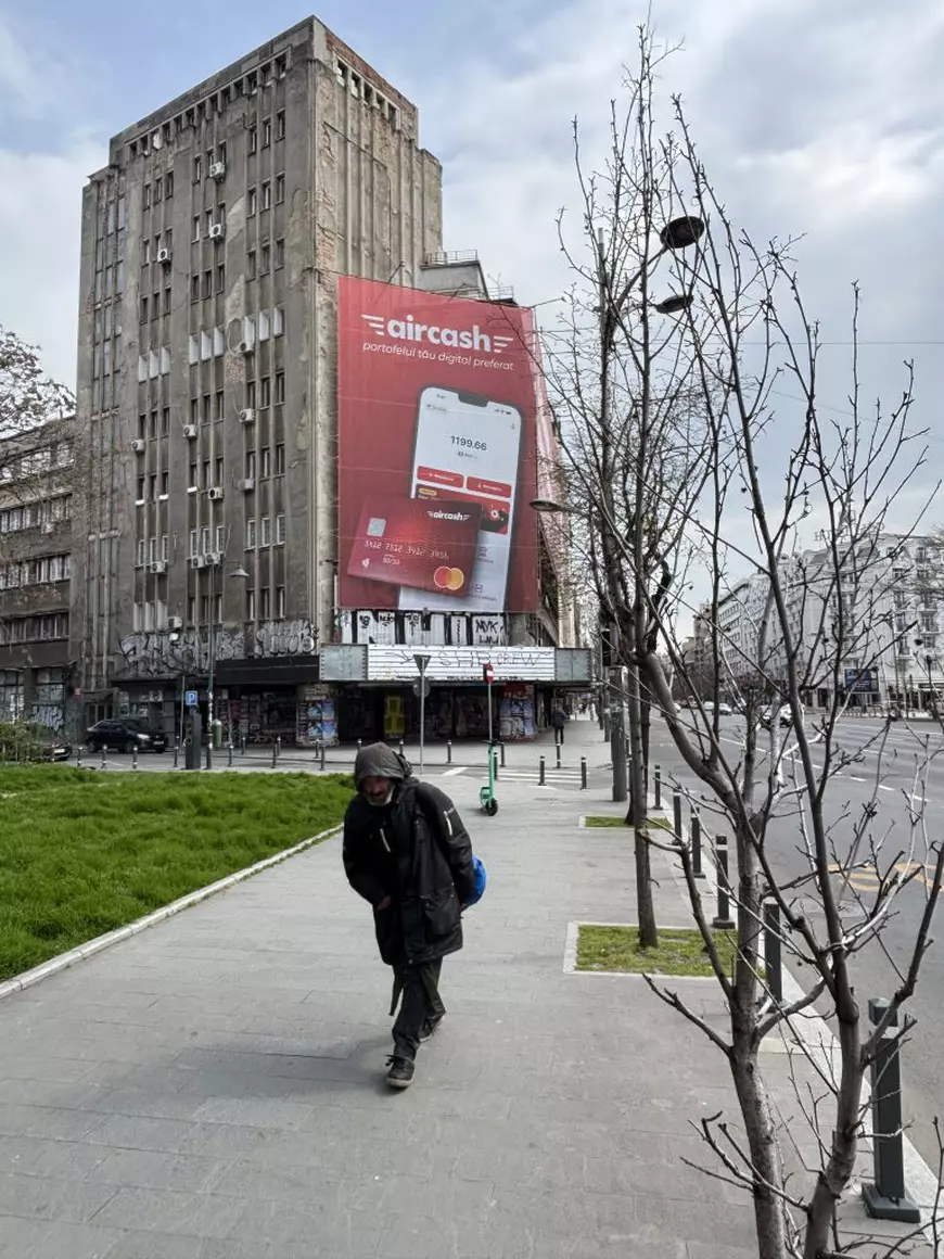Paștele oamenilor lăsați în voia lui Dumnezeu. Despre Înviere cu oamenii străzii din București