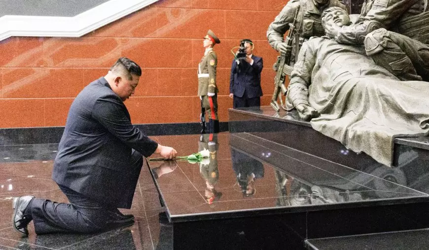 Soldații nord-coreeni care luptă împotriva Ucrainei au primit ordin de la Kim Jong-un să se arunce în aer dacă sunt pe cale să devină prizonieri