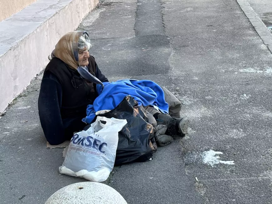 Paștele oamenilor lăsați în voia lui Dumnezeu. Despre Înviere cu oamenii străzii din București