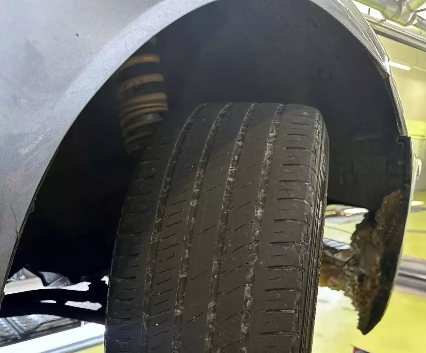 BMW-ul românului a fost oprit în timpul unui control rutier în Seewen, Cantonul Schwyz, în iulie 2024. Sursa foto: Blik.ch