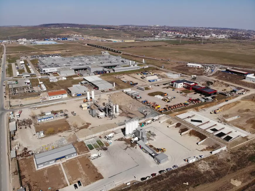 Costul boomului imobiliar pe fostele fabrici comuniste: zeci de mii de navetiști se sufocă zilnic între oraș și periurban. Masterplanul gândit la Iași