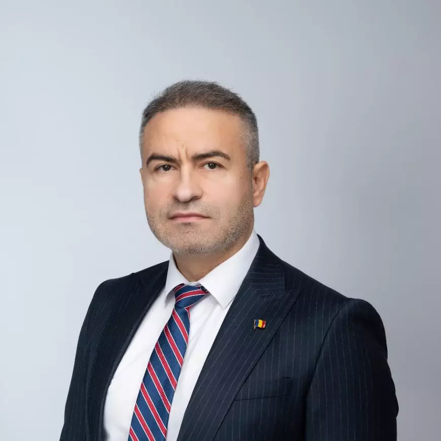 Afacerile transpartinice ale șefilor din Ministerul Energiei. Alianța PSD-PNL din instituție are grijă și de soții, care au, și ele, loc de muncă la stat