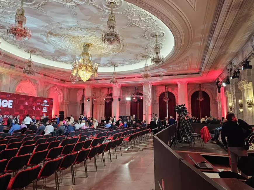 Sală din Parlamentul României.