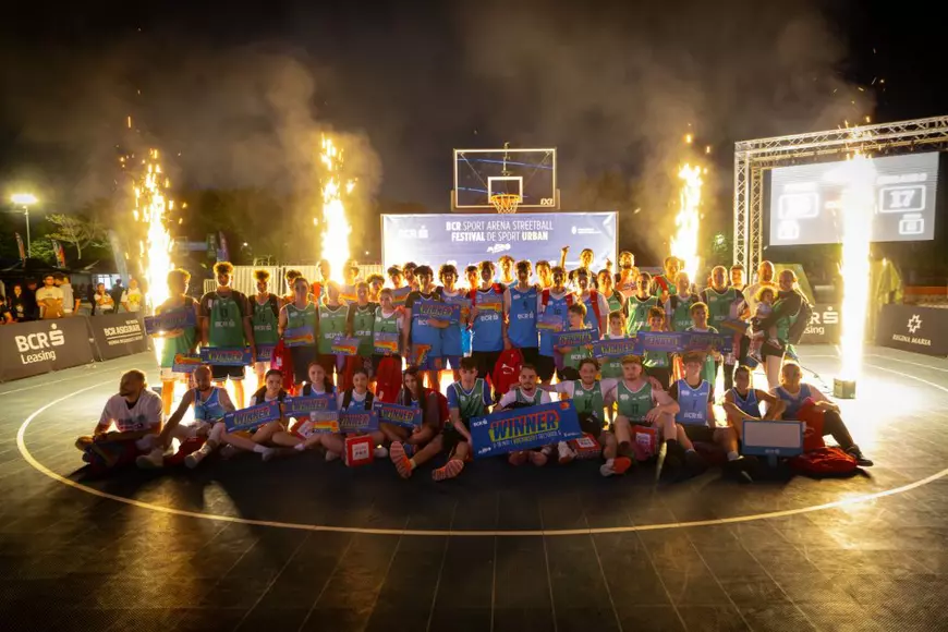 Slam-dunk acrobatic peste o mașină la BCR Sport Arena Streetball. Festivalul de sport urban i-a adus pe eroii de la Sevilla pe terenul de baschet