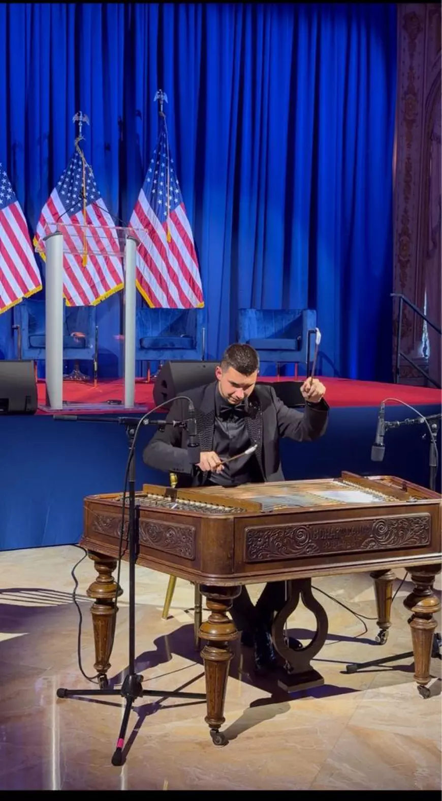 Povestea tânărului român care a cântat la țambal la reședința lui Donald Trump: „Am învățat în mai puțin de 10 minute celebra «My Way» a lui Frank Sinatra”