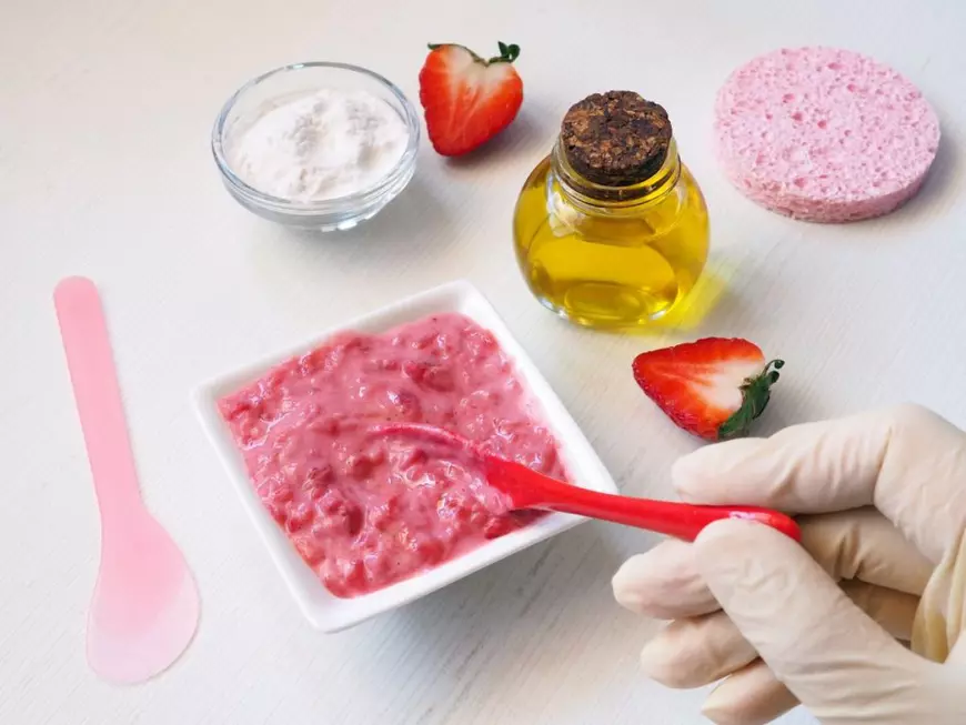 Cum să îţi faci acasă măşti de faţă cu căpşuni - Foto Shutterstock