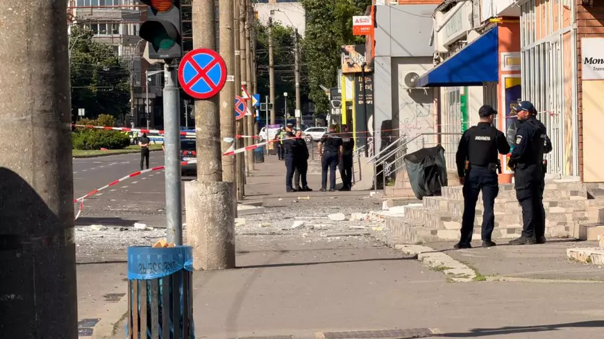 Psihologul Radu Leca explică ce se întâmplă în mintea oamenilor după prăbușirea dronei rusești peste blocul din Galați și cum se gestionează isteria publică: „Mintea speriată are nevoie de ordine. Când există un plan, frica își pierde combustibilul”