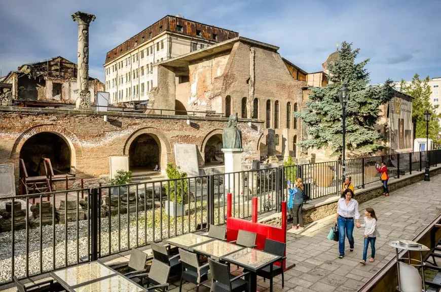 Palatul Voievodal Curtea Veche așteaptă restaurarea: povestea unui monument unic în România abandonat ani la rând 