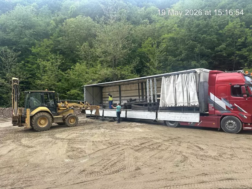 utilaje de construcții pe pe șantierul Drumul Regelui